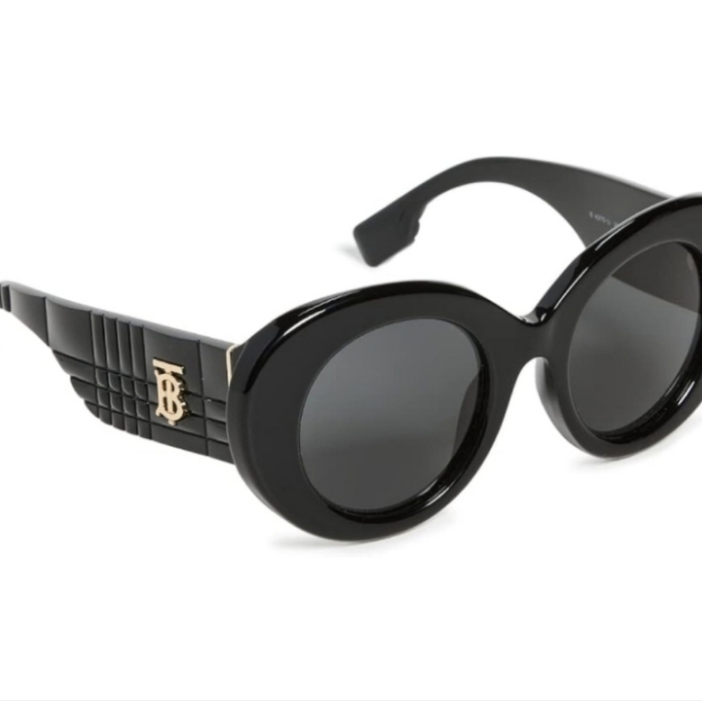 Burberry Chic Black Sunglasses/ FULL INCLUSION/ BNWT - Picture 7 of 10